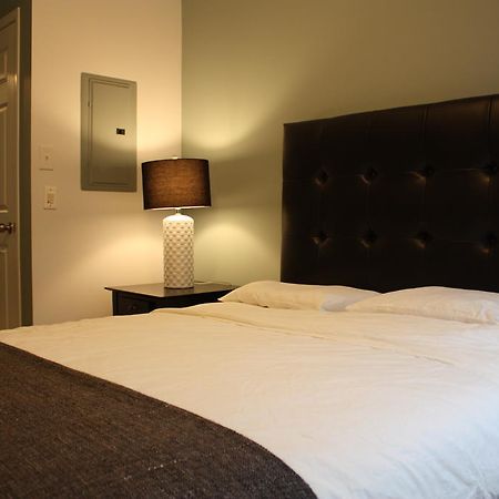 Accurate Plus Furnished Apartment- Brickstone Mews ミシサガ 部屋 写真