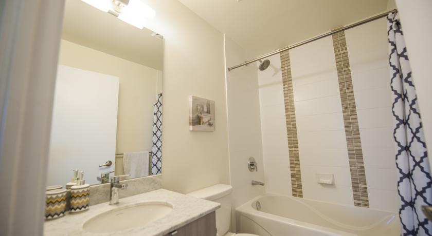 Accurate Plus Furnished Apartment- Brickstone Mews ミシサガ 部屋 写真