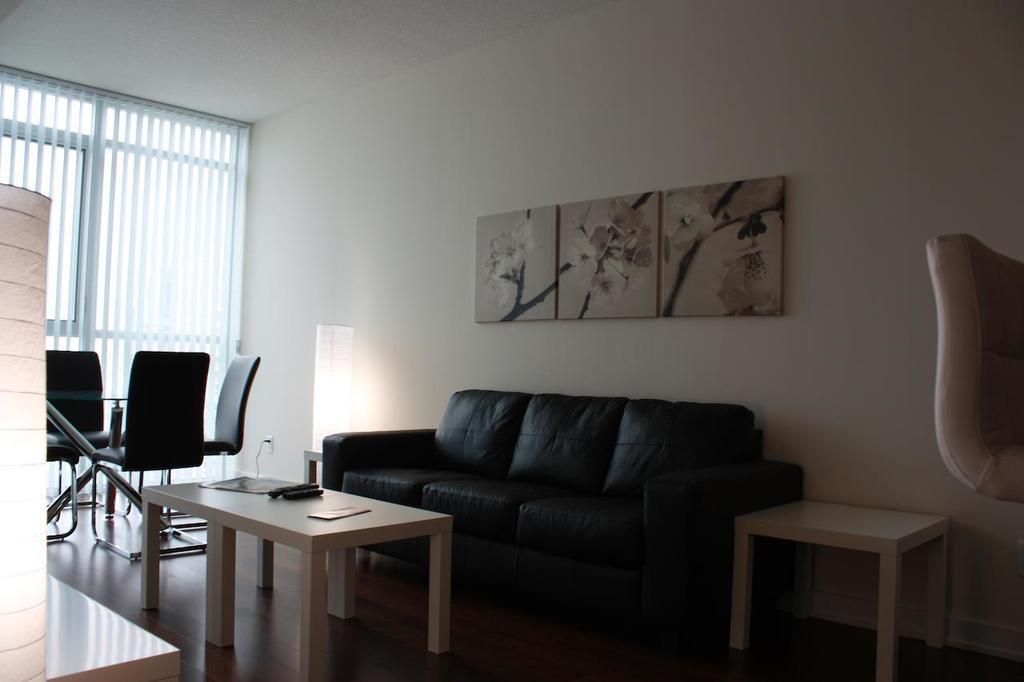 Accurate Plus Furnished Apartment- Brickstone Mews ミシサガ 部屋 写真