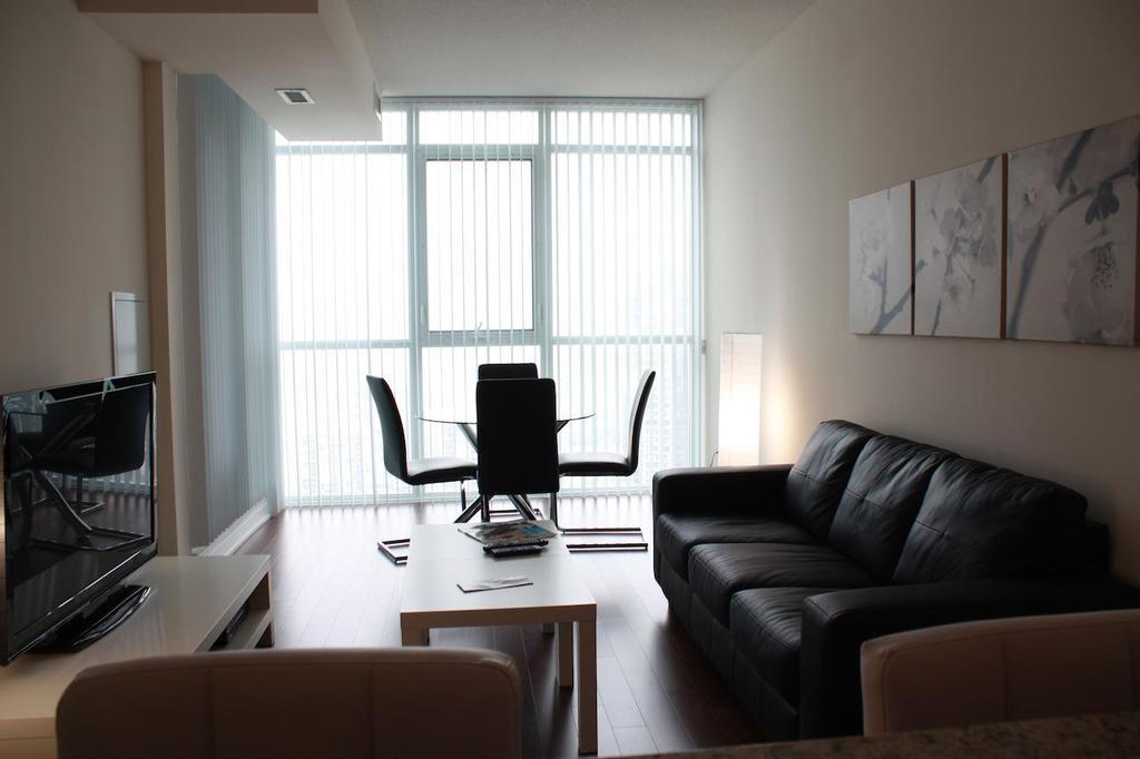Accurate Plus Furnished Apartment- Brickstone Mews ミシサガ 部屋 写真