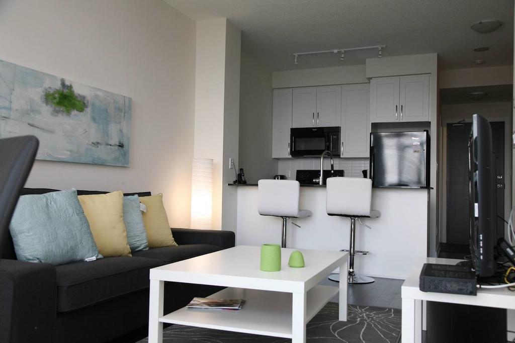 Accurate Plus Furnished Apartment- Brickstone Mews ミシサガ 部屋 写真