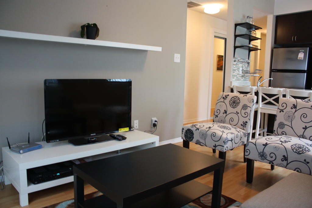 Accurate Plus Furnished Apartment- Brickstone Mews ミシサガ 部屋 写真
