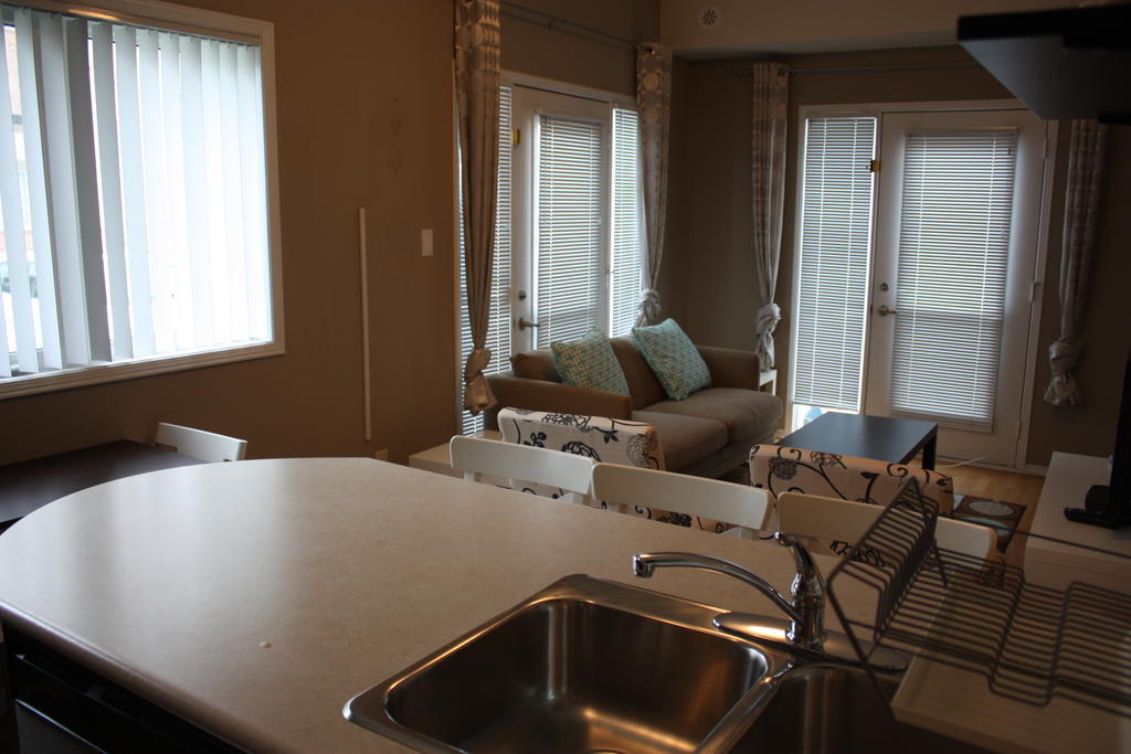 Accurate Plus Furnished Apartment- Brickstone Mews ミシサガ 部屋 写真