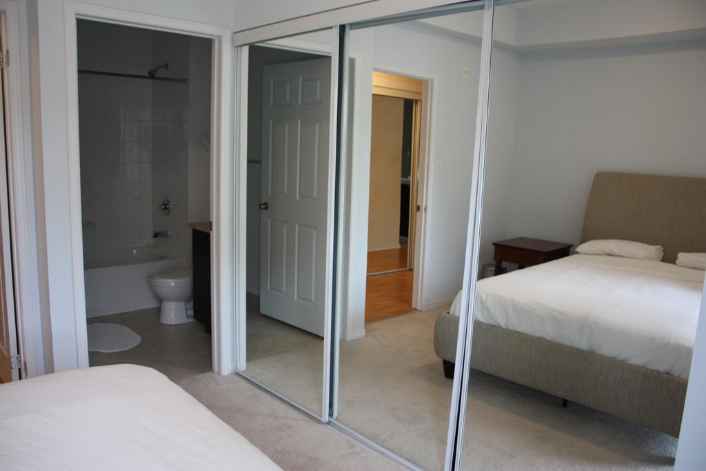 Accurate Plus Furnished Apartment- Brickstone Mews ミシサガ 部屋 写真