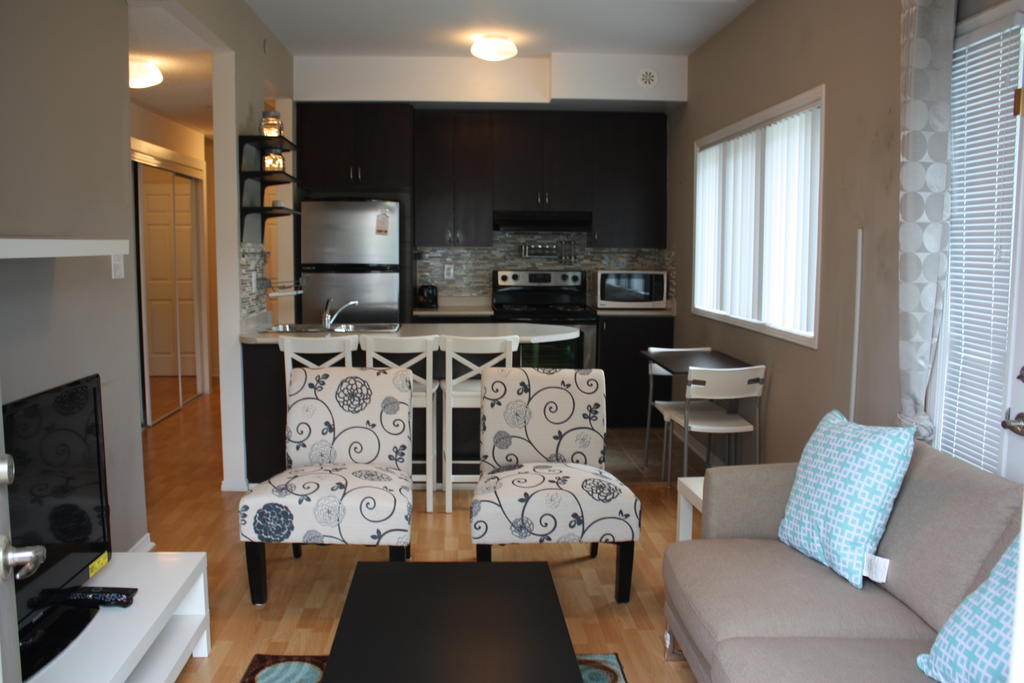 Accurate Plus Furnished Apartment- Brickstone Mews ミシサガ 部屋 写真